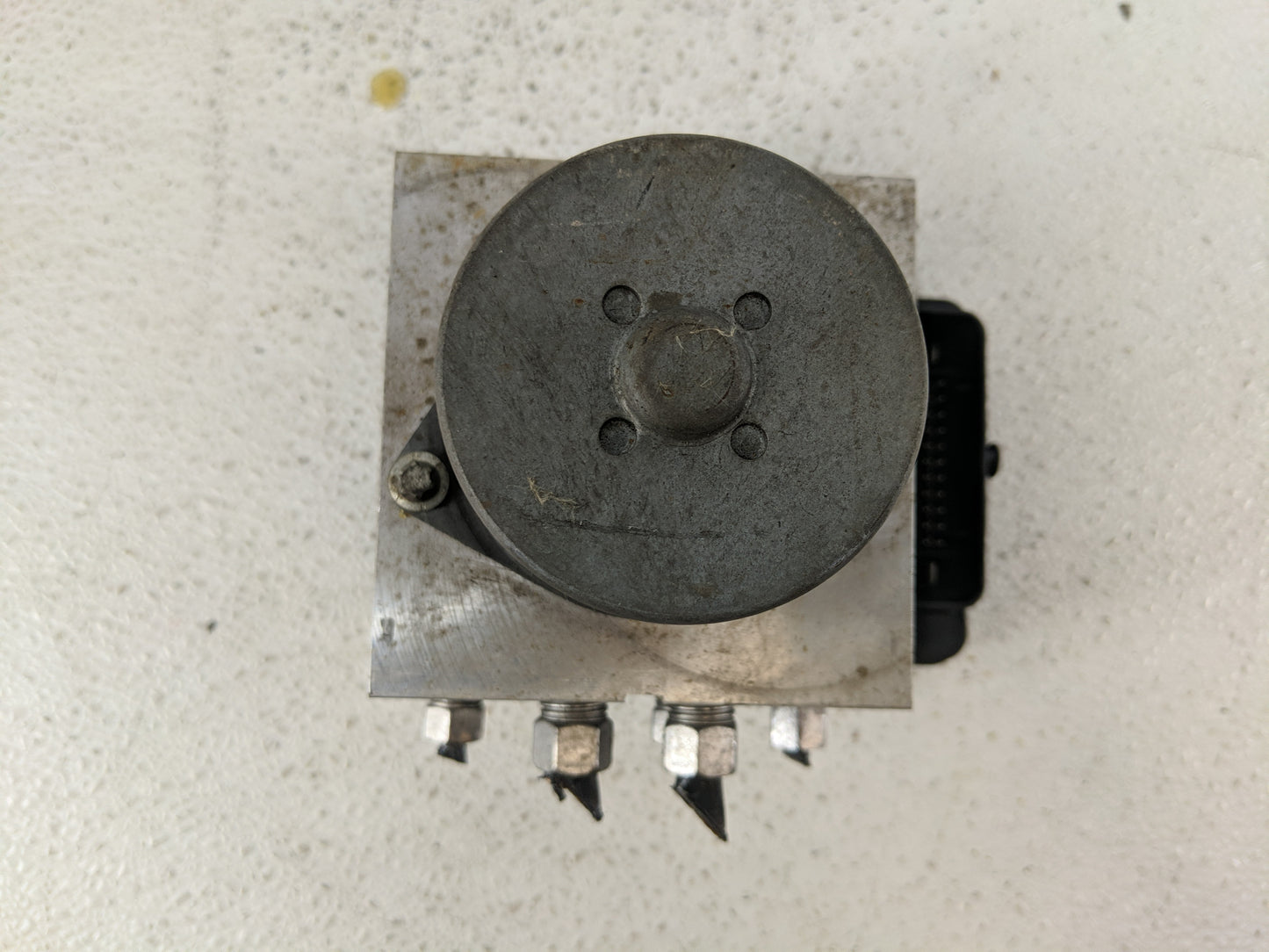 2018 Dodge Durango ABS Pump Control Module Replacement P/N:68336274AB Fits OEM Used Auto Parts - Oemusedautoparts1.com