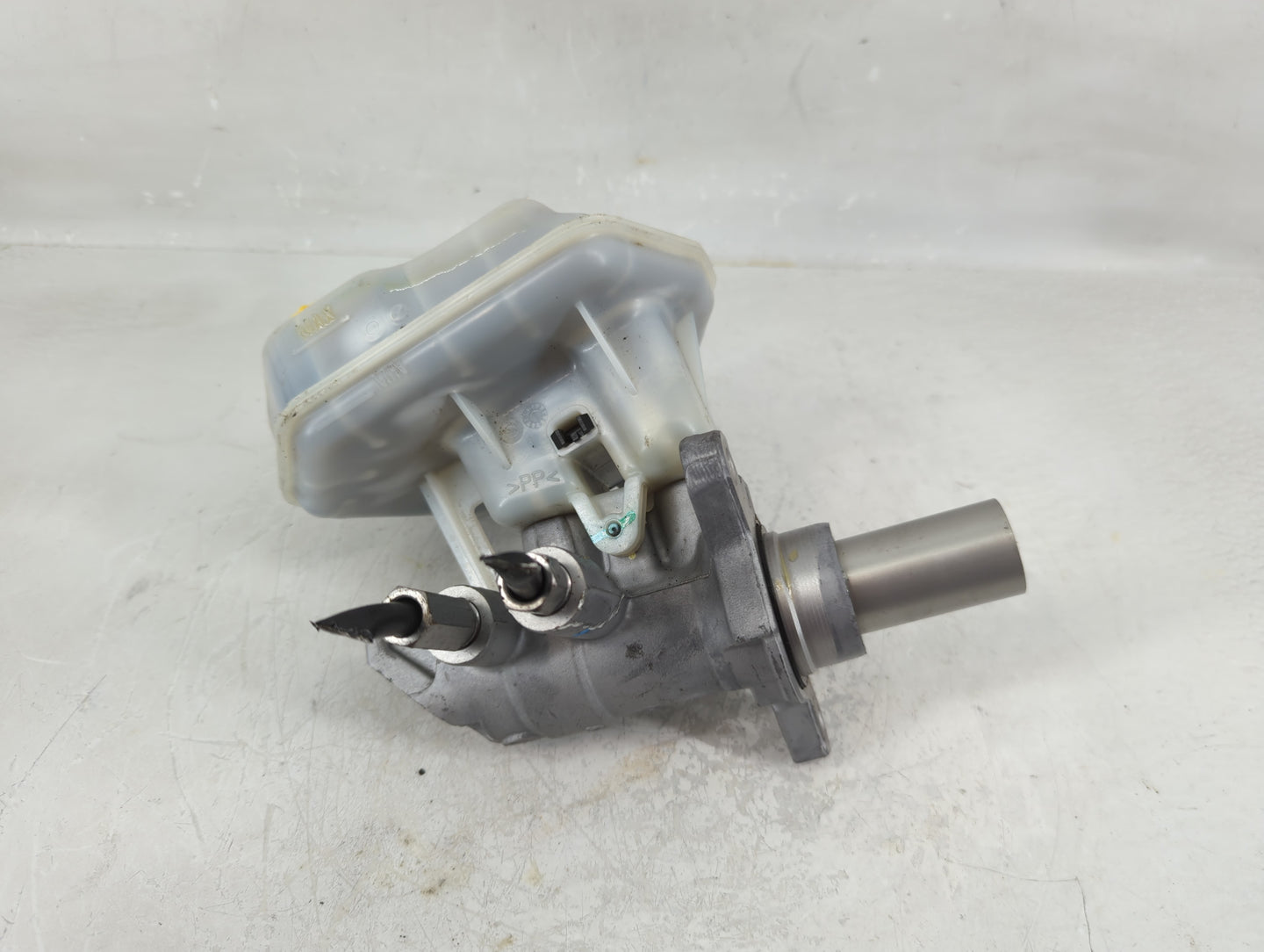 2016-2022 Dodge Durango Brake Master Cylinder - Oemusedautoparts1.com