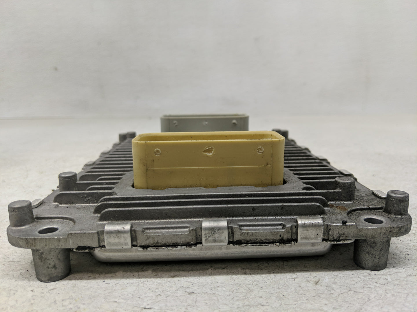 2018-2019 Dodge Durango PCM Engine Control Computer ECU ECM PCU OEM P/N:P68330924AA Fits Fits 2018 2019 OEM Used Auto Parts 