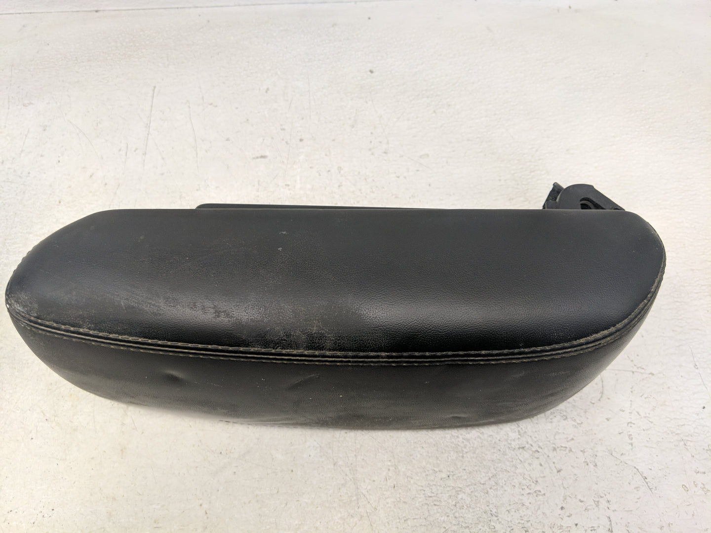 2018 Dodge Durango Center Console Armrest Cover Lid P/N:X85020100BL Fits OEM Used Auto Parts - Oemusedautoparts1.com