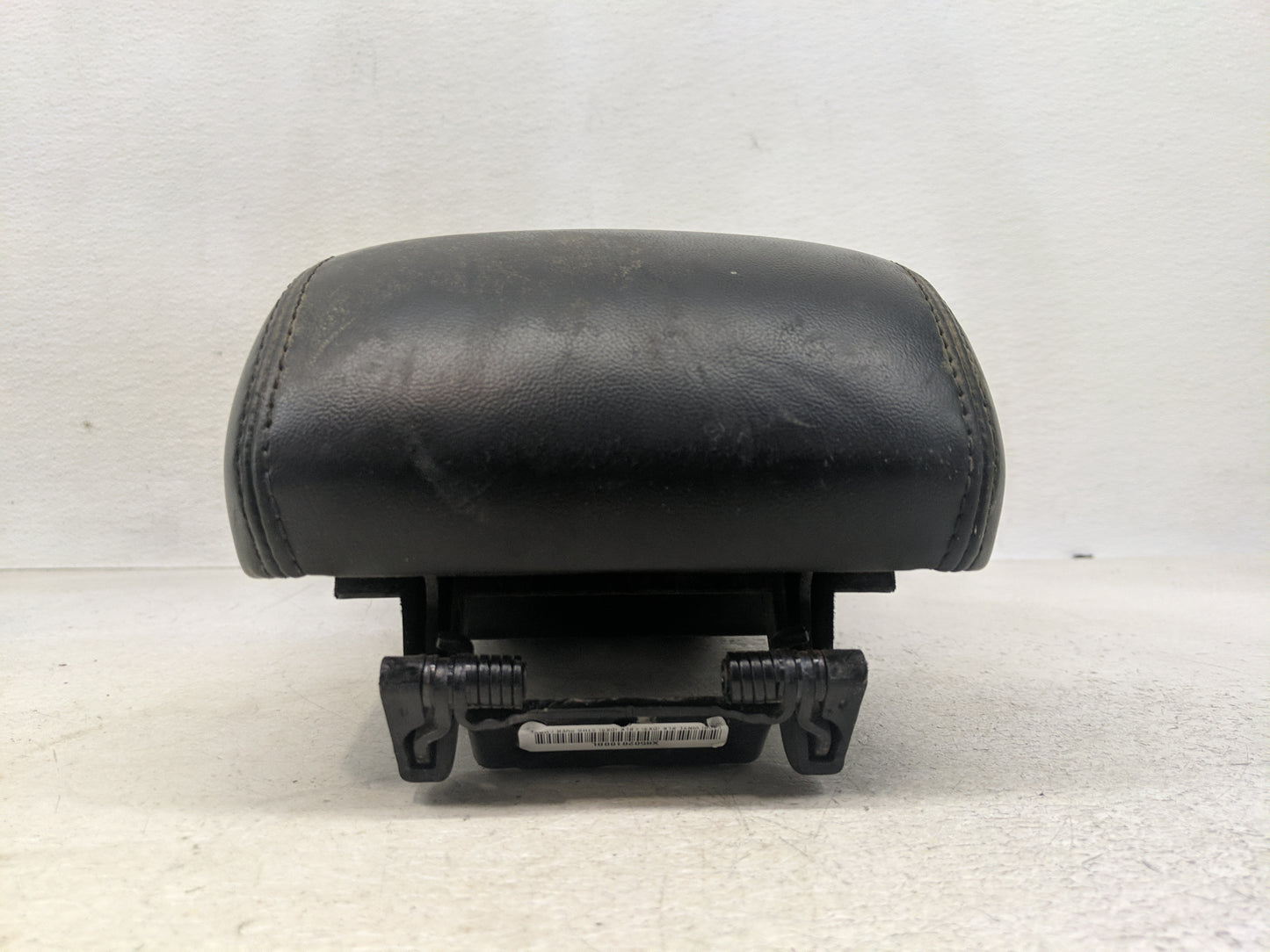 2018 Dodge Durango Center Console Armrest Cover Lid P/N:X85020100BL Fits OEM Used Auto Parts - Oemusedautoparts1.com