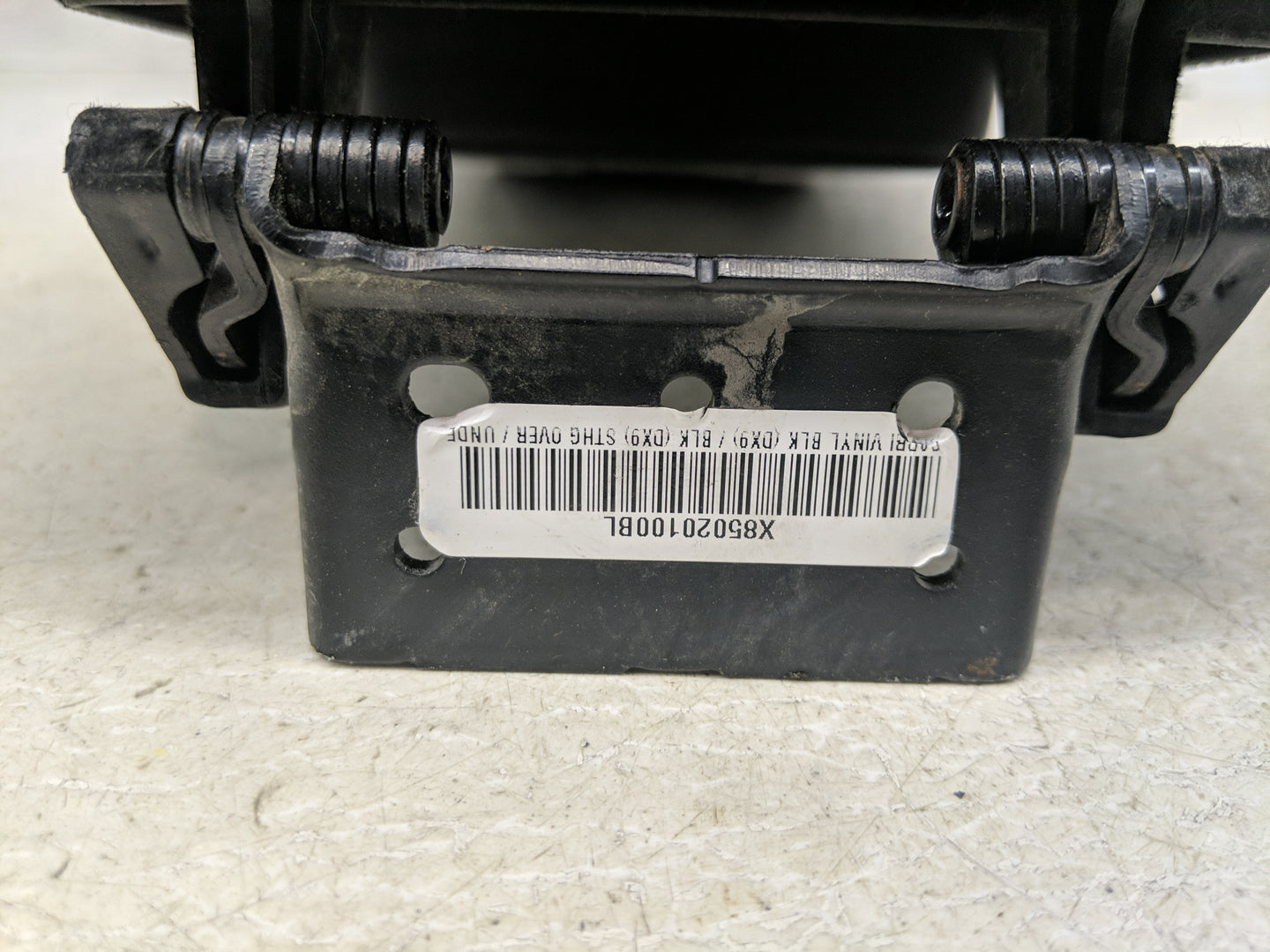 2018 Dodge Durango Center Console Armrest Cover Lid P/N:X85020100BL Fits OEM Used Auto Parts - Oemusedautoparts1.com