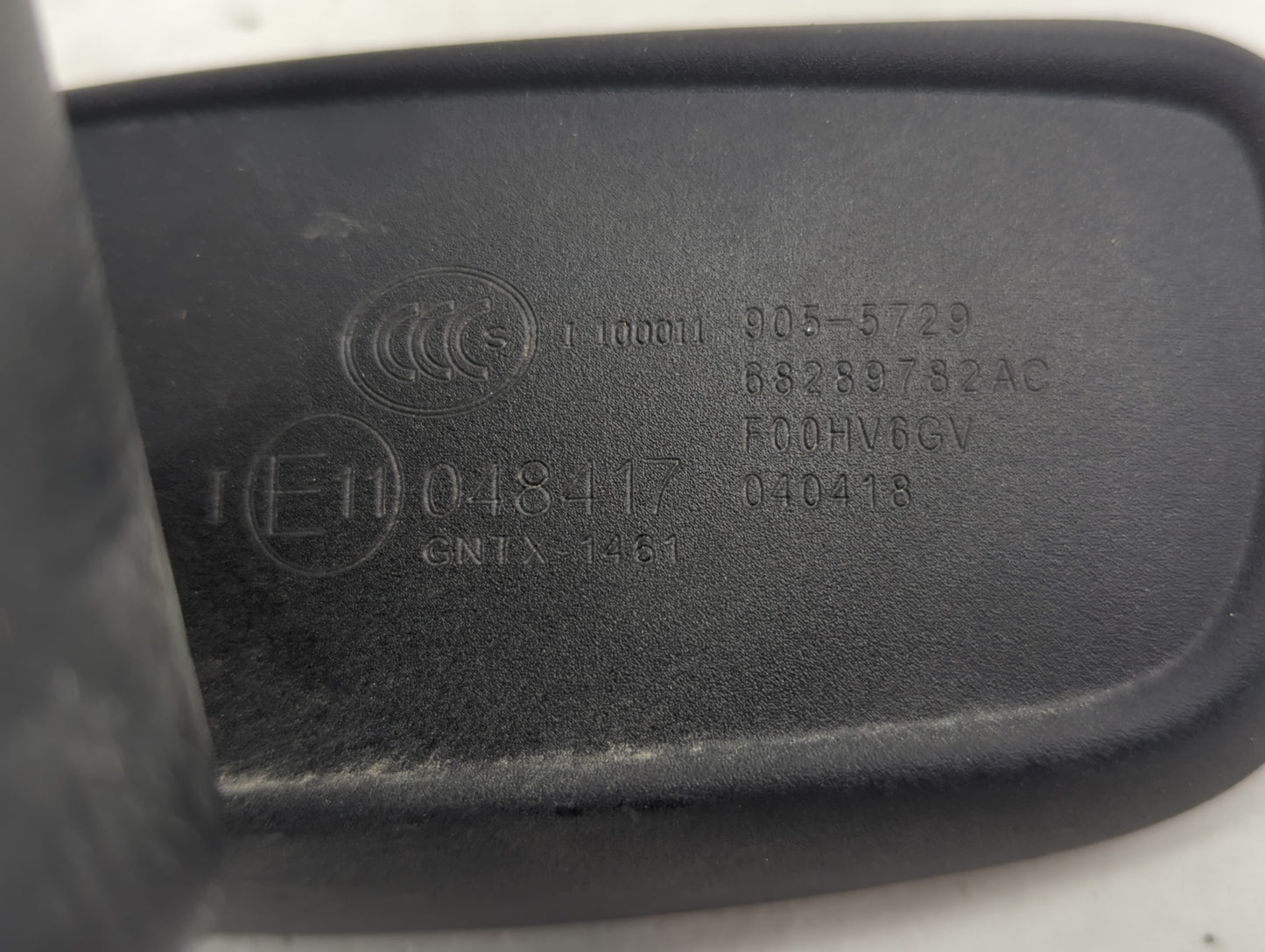 2017-2018 Dodge Durango Interior Rear View Mirror Replacement OEM P/N:68289782AC Fits Fits 2017 2018 OEM Used Auto Parts - O