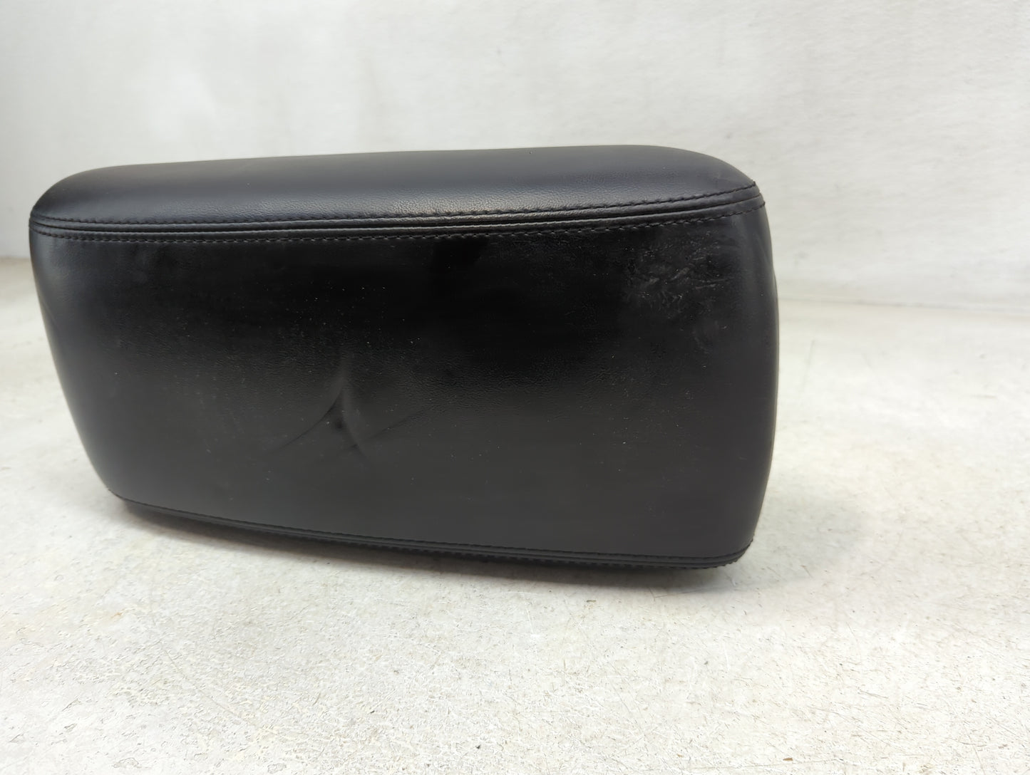 2018 Dodge Durango Center Console Armrest Cover Lid P/N:X85020100BL Fits OEM Used Auto Parts - Oemusedautoparts1.com