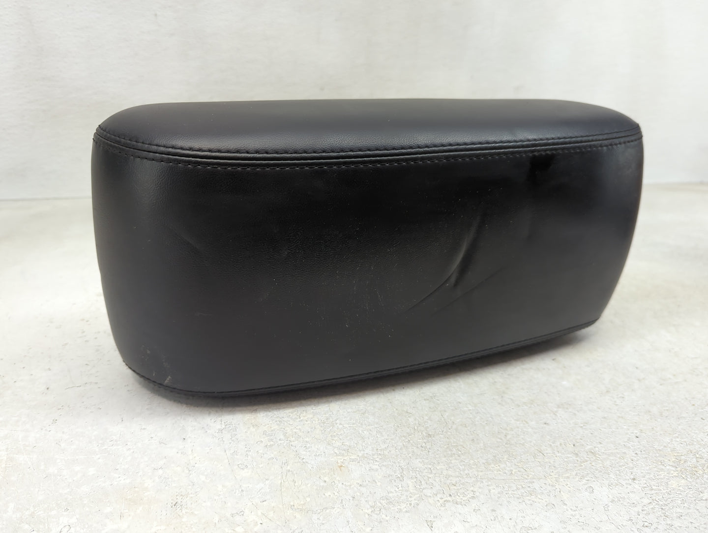 2018 Dodge Durango Center Console Armrest Cover Lid P/N:X85020100BL Fits OEM Used Auto Parts - Oemusedautoparts1.com