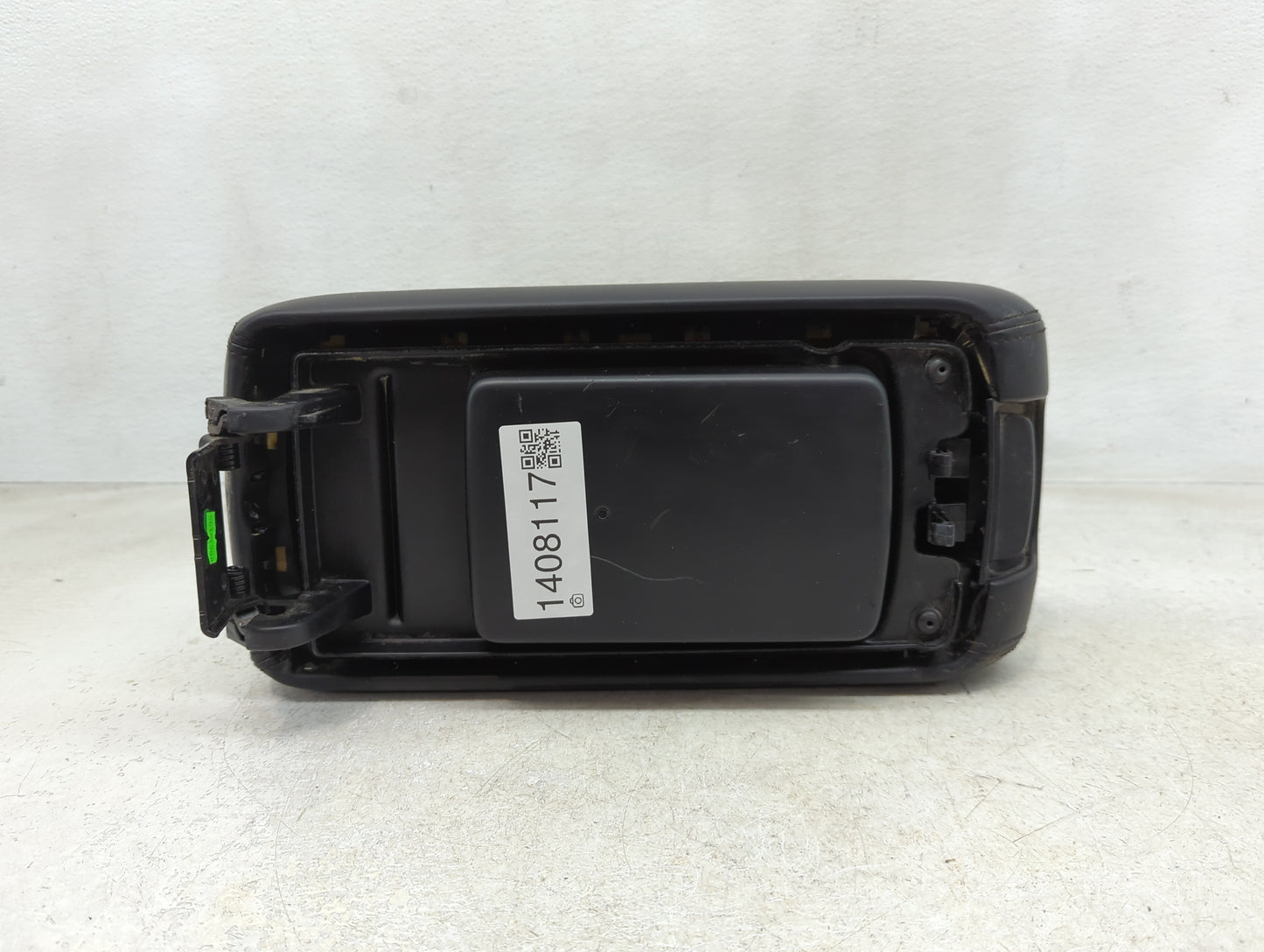 2018 Dodge Durango Center Console Armrest Cover Lid P/N:X85020100BL Fits OEM Used Auto Parts - Oemusedautoparts1.com