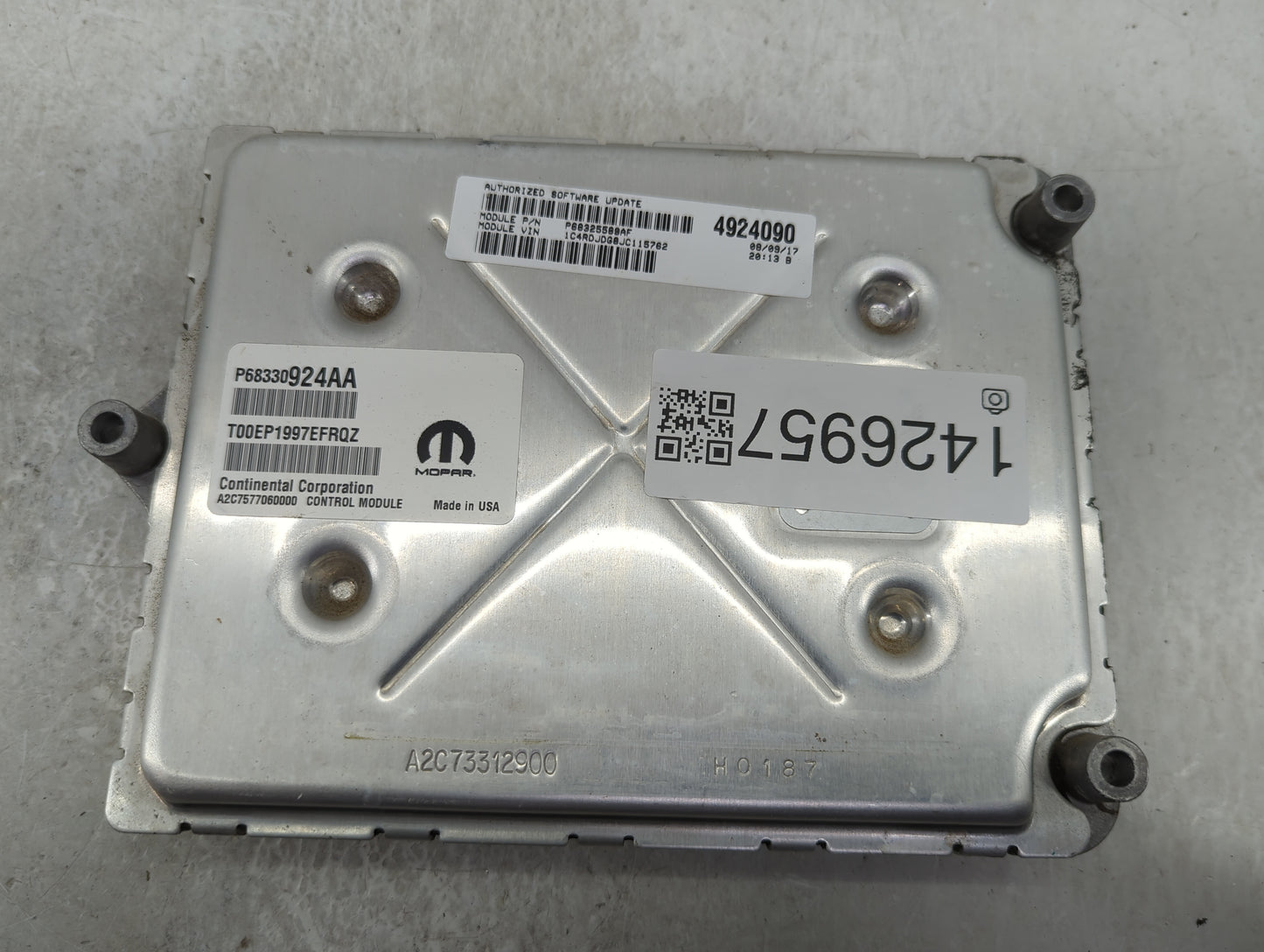 2018-2019 Dodge Durango PCM Engine Control Computer ECU ECM PCU OEM P/N:P68330924AA Fits Fits 2018 2019 OEM Used Auto Parts 