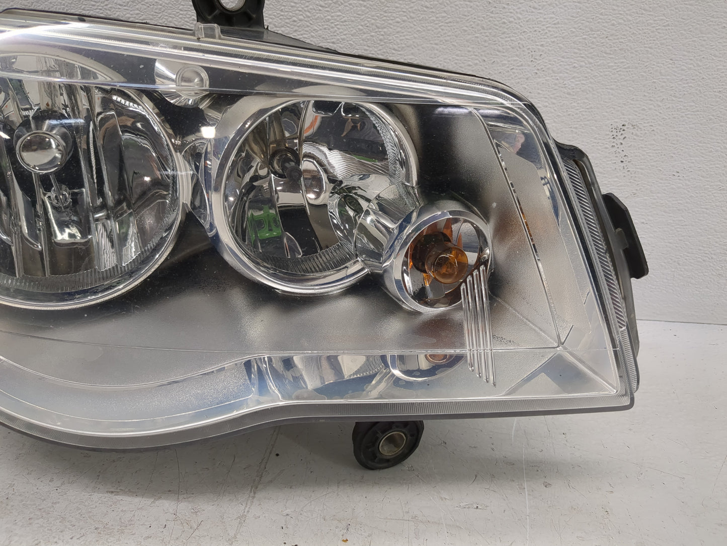 2011 Dodge Grand Caravan Passenger Right Oem Head Light Headlight Lamp - Oemusedautoparts1.com