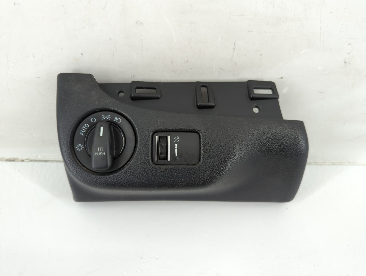 2018 Dodge Grand Caravan Headlight Head Light Switch Lamp Control - Oemusedautoparts1.com