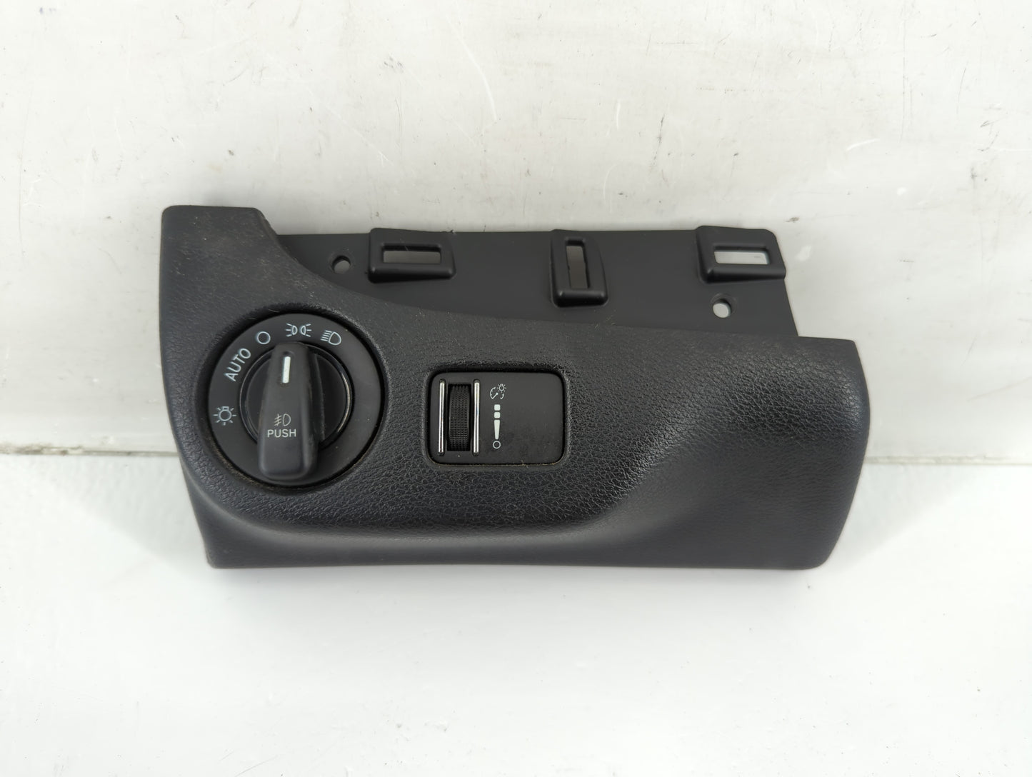 2018 Dodge Grand Caravan Headlight Head Light Switch Lamp Control - Oemusedautoparts1.com