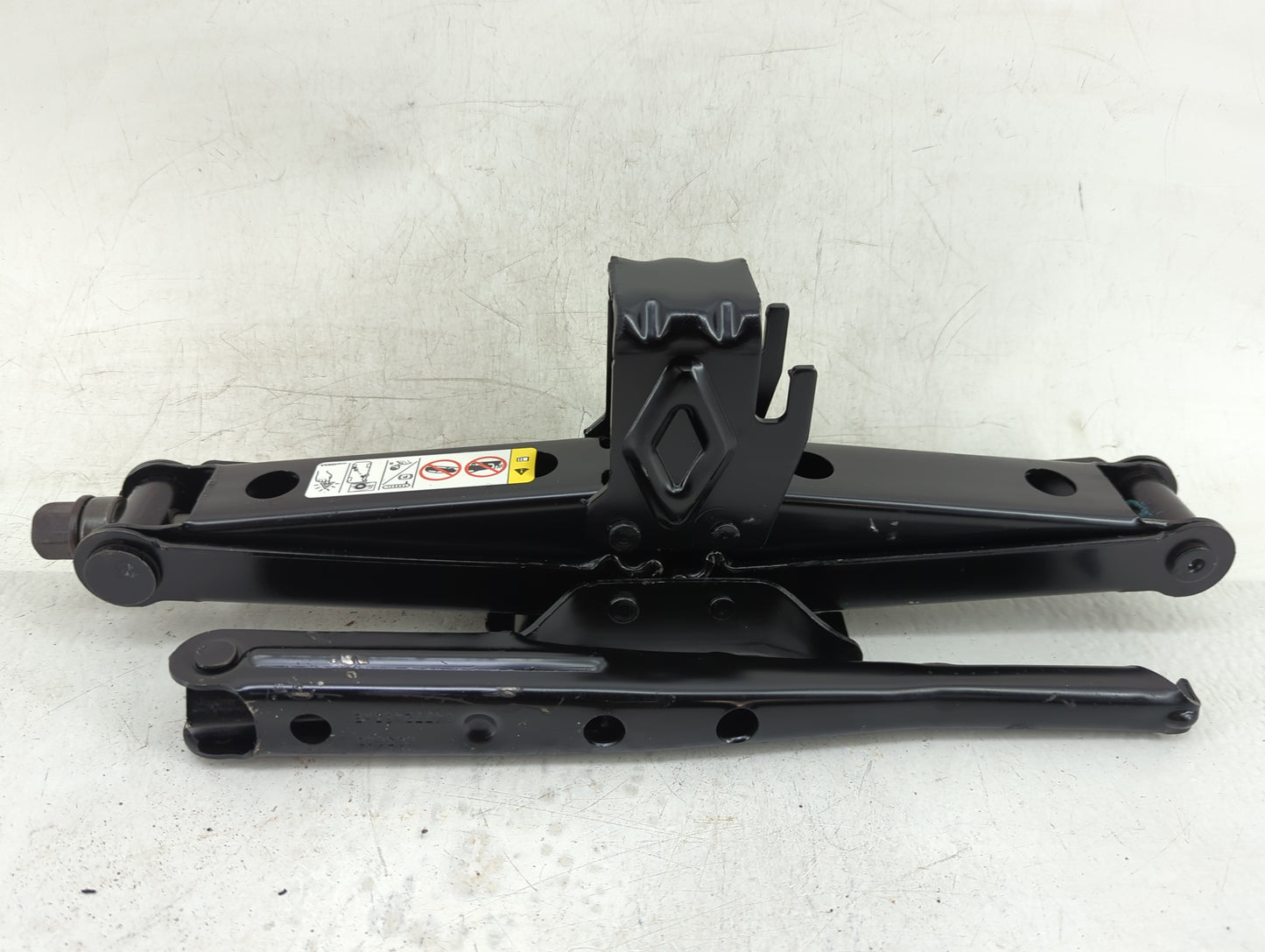 2018 Dodge Grand Caravan Spare Scissor Car Jack - Oemusedautoparts1.com