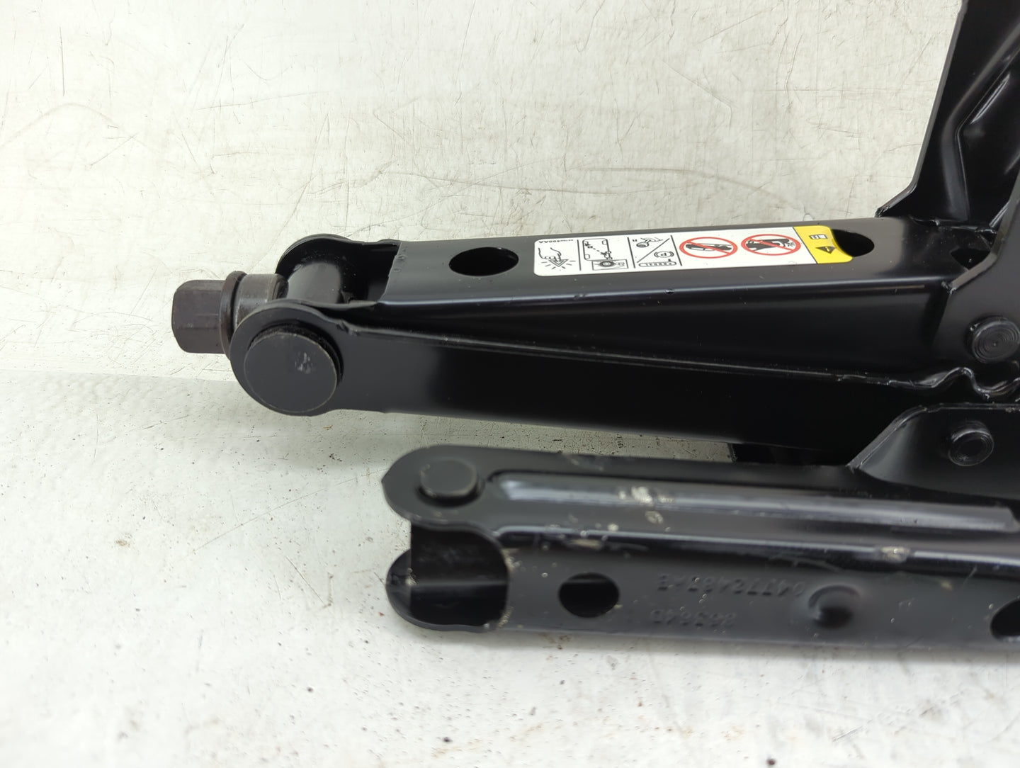 2018 Dodge Grand Caravan Spare Scissor Car Jack - Oemusedautoparts1.com