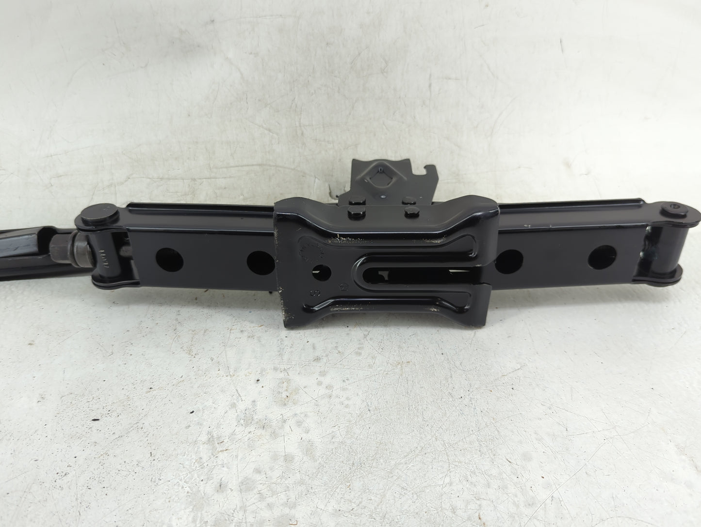 2018 Dodge Grand Caravan Spare Scissor Car Jack - Oemusedautoparts1.com