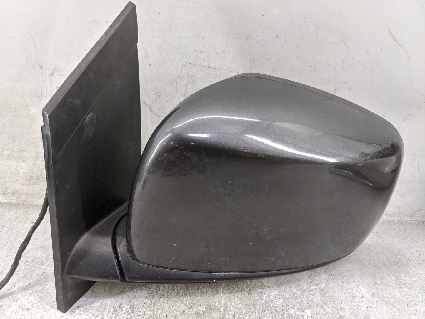 2011-2020 Dodge Grand Caravan Driver Side View Mirror - Left Door Mirror OEM Used - Oemusedautoparts1.com