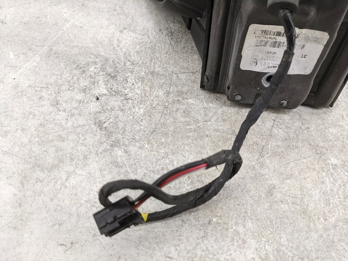 2011-2020 Dodge Grand Caravan Driver Side View Mirror - Left Door Mirror OEM Used - Oemusedautoparts1.com