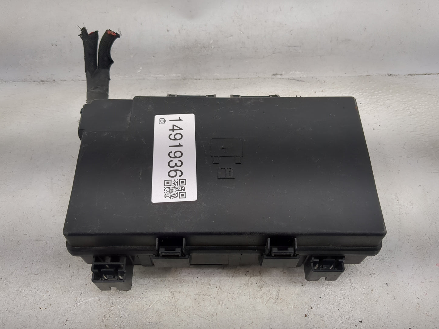 2018 Dodge Grand Caravan Fusebox Fuse Box Panel Relay Module P/N:68243295AB 7140-1980-30 Fits OEM Used Auto Parts - Oemuseda
