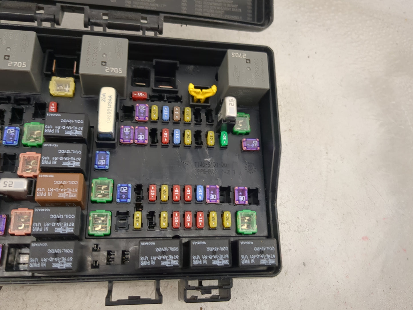 2018 Dodge Grand Caravan Fusebox Fuse Box Panel Relay Module P/N:68243295AB 7140-1980-30 Fits OEM Used Auto Parts - Oemuseda