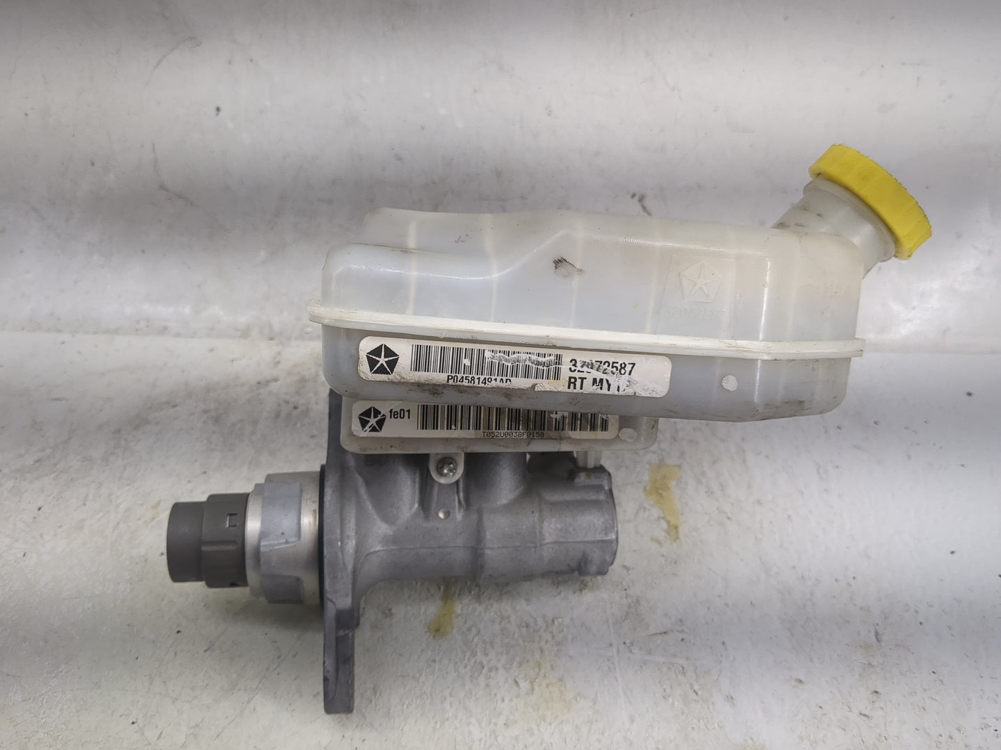 2012-2020 Dodge Grand Caravan Brake Master Cylinder 1497522 - Oemusedautoparts1.com