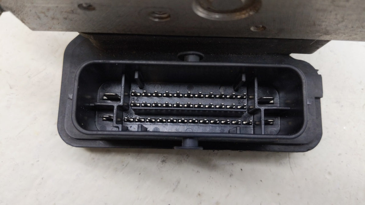 2015-2020 Dodge Grand Caravan Anti-Lock Brake ABS Pump Module Actuator OEM P/N:P68183803AC 68183803AC Fits OEM Used Auto Par