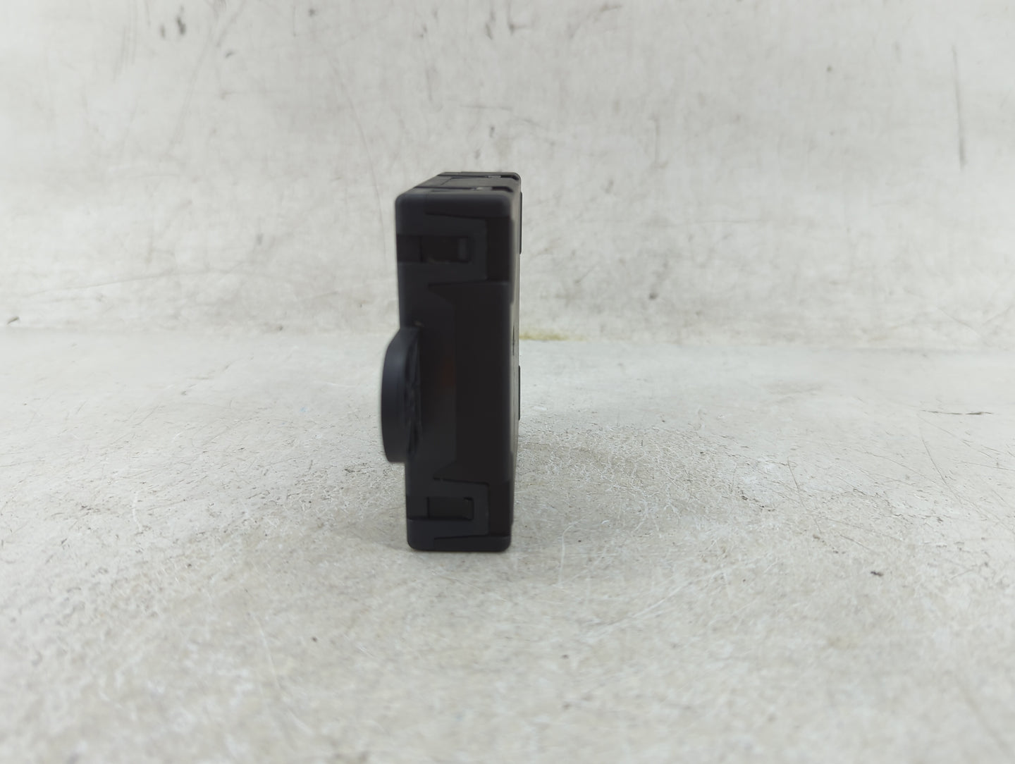 2011-2020 Dodge Grand Caravan Door Control Module 05026861ae - Oemusedautoparts1.com