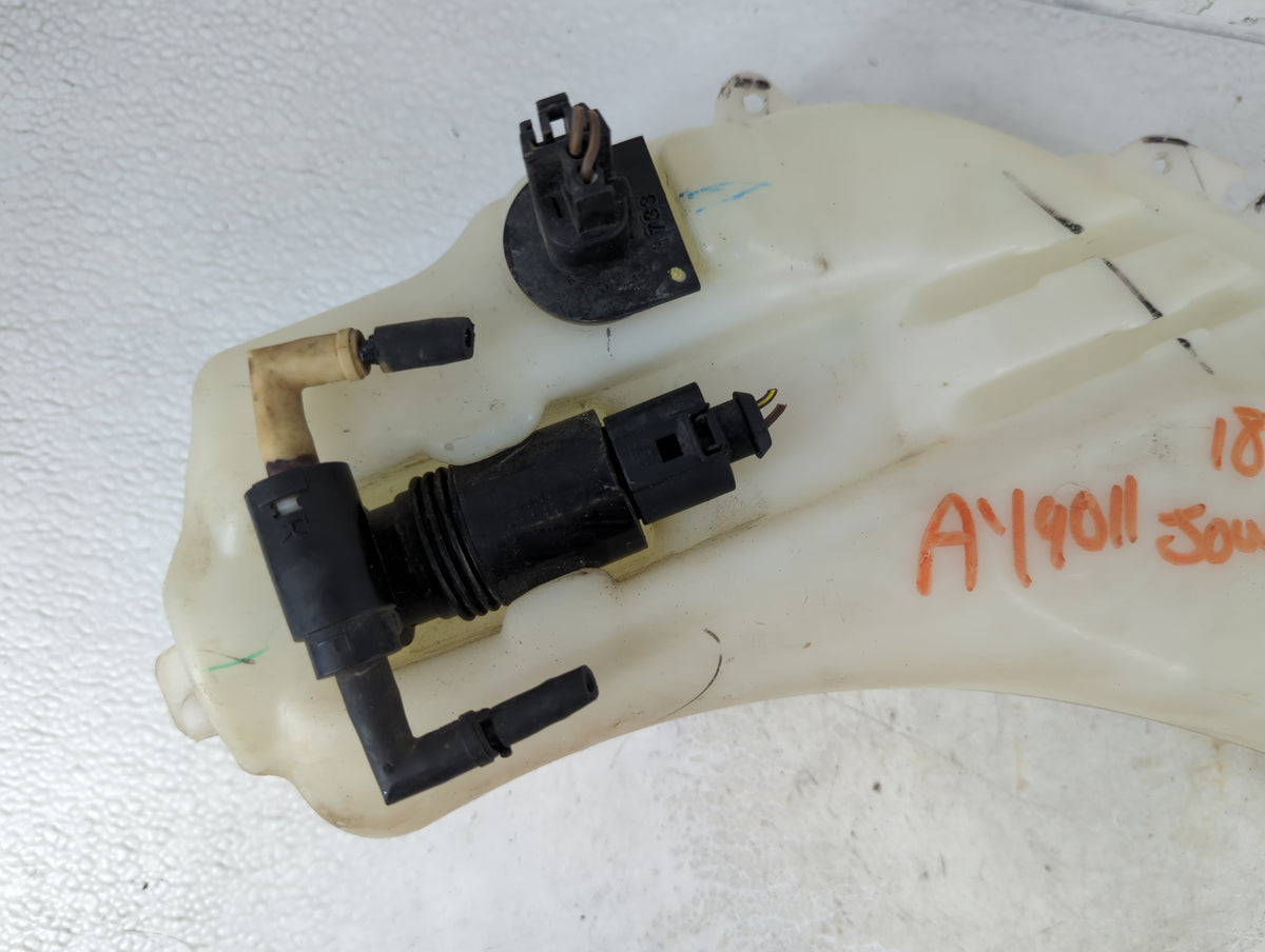 2018 Dodge Journey Windshield Washer Fluid Reservoir Bottle Oem 1067689 - Oemusedautoparts1.com