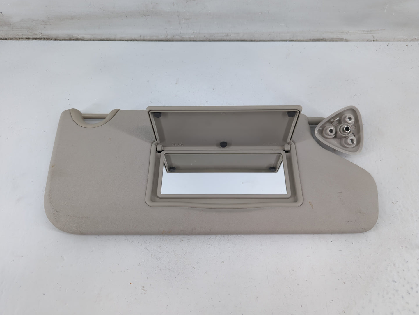 2018 Dodge Journey Sun Visor Shade Replacement Passenger Right Mirror Fits OEM Used Auto Parts - Oemusedautoparts1.com