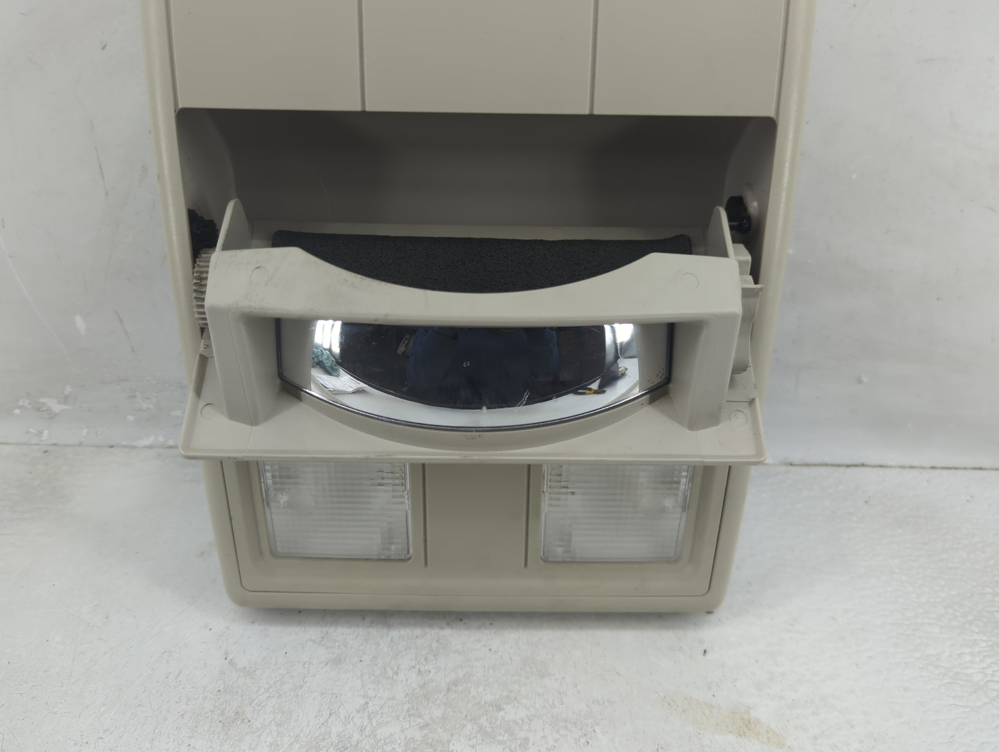 2012-2019 Dodge Journey Overhead Roof Console 1323627 - Oemusedautoparts1.com