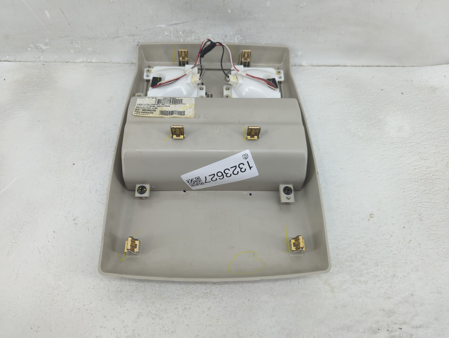 2012-2019 Dodge Journey Overhead Roof Console 1323627 - Oemusedautoparts1.com