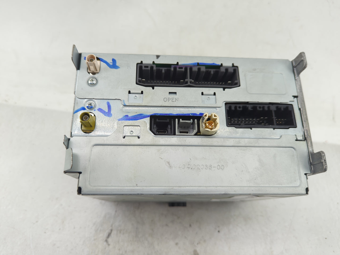 2018-2020 Dodge Journey Radio AM FM Cd Player Receiver Replacement P/N:P68342287AC Fits Fits 2018 2019 2020 OEM Used Auto Pa