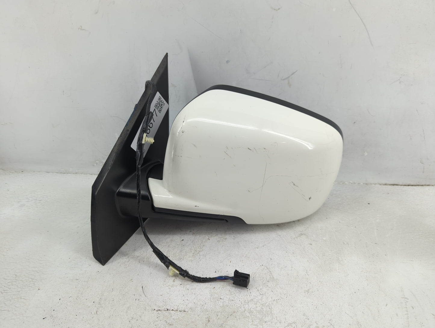 2018 Dodge Journey Driver Side View Mirror - Left Door Mirror OEM Used - Oemusedautoparts1.com