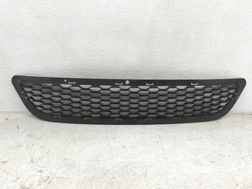 2018 Dodge Journey Front Grille Bumper Not Included - Oemusedautoparts1.com
