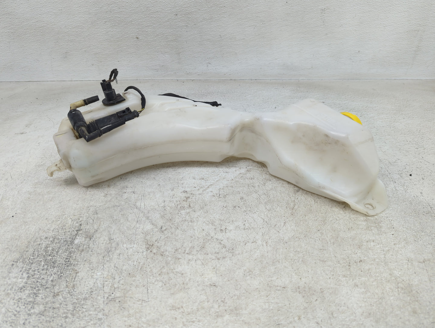 2018 Dodge Journey Windshield Washer Fluid Reservoir Bottle Oem - Oemusedautoparts1.com