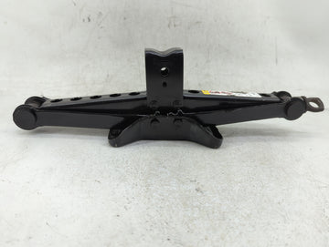 2018 Dodge Journey Spare Scissor Car Jack - Oemusedautoparts1.com