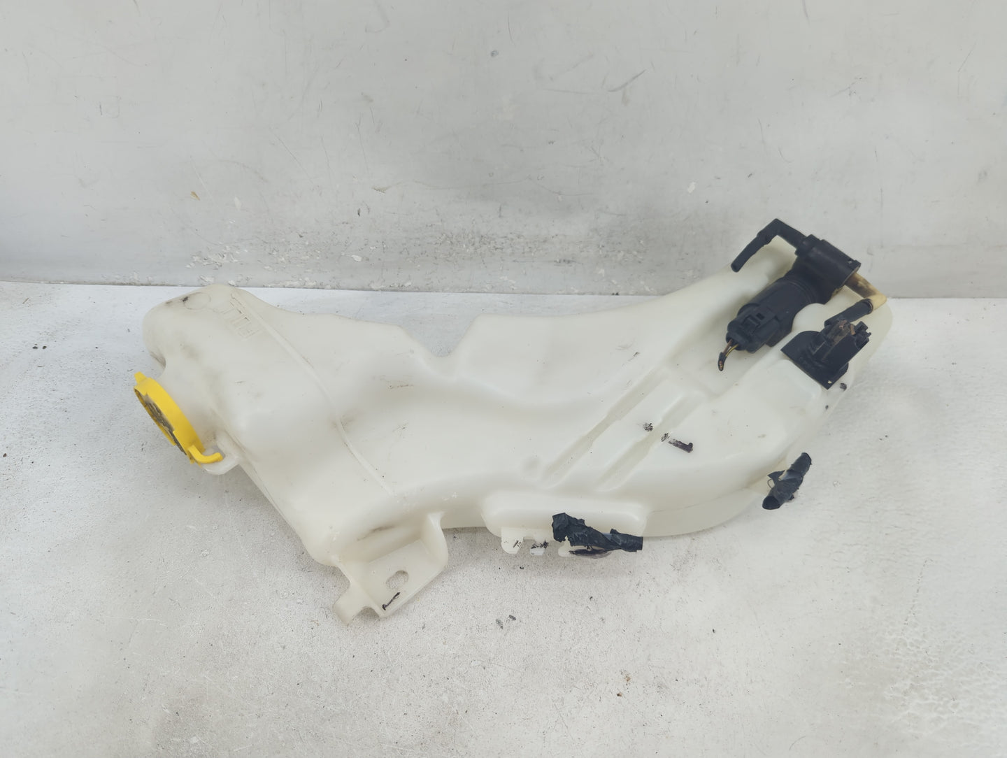 2018 Dodge Journey Windshield Washer Fluid Reservoir Bottle Oem - Oemusedautoparts1.com
