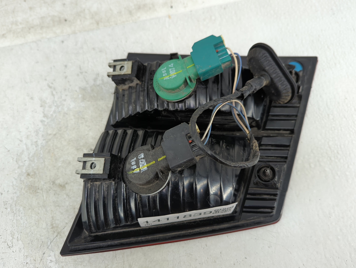 2018 Dodge Journey Tail Light Assembly Driver Left OEM P/N:04806369AF Fits OEM Used Auto Parts - Oemusedautoparts1.com