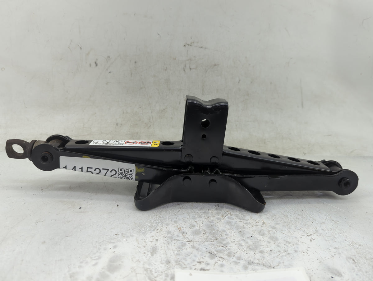 2018 Dodge Journey Spare Scissor Car Jack 1415272 - Oemusedautoparts1.com