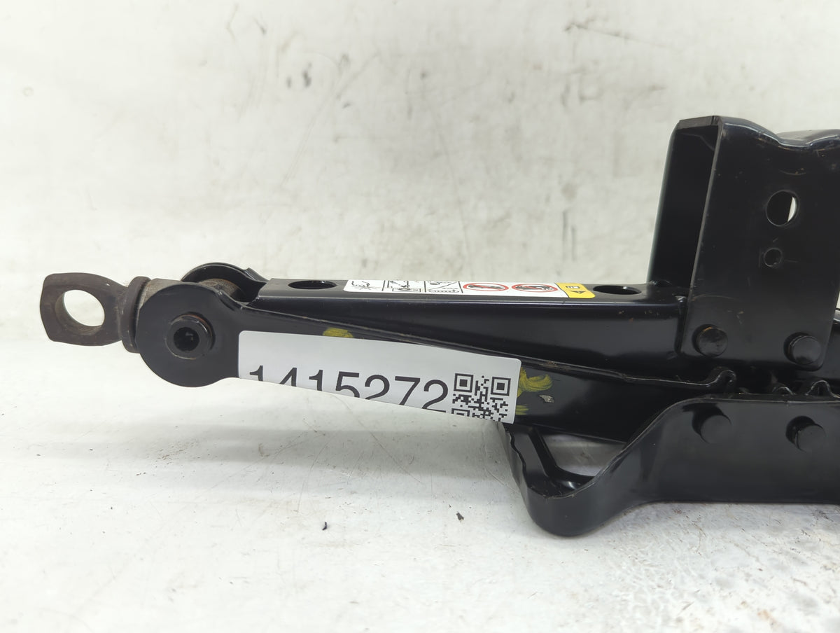 2018 Dodge Journey Spare Scissor Car Jack 1415272 - Oemusedautoparts1.com