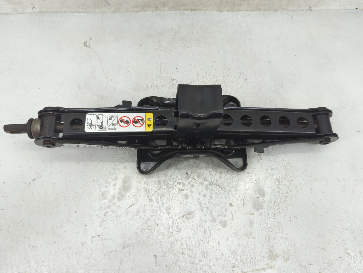 2018 Dodge Journey Spare Scissor Car Jack 1415272 - Oemusedautoparts1.com
