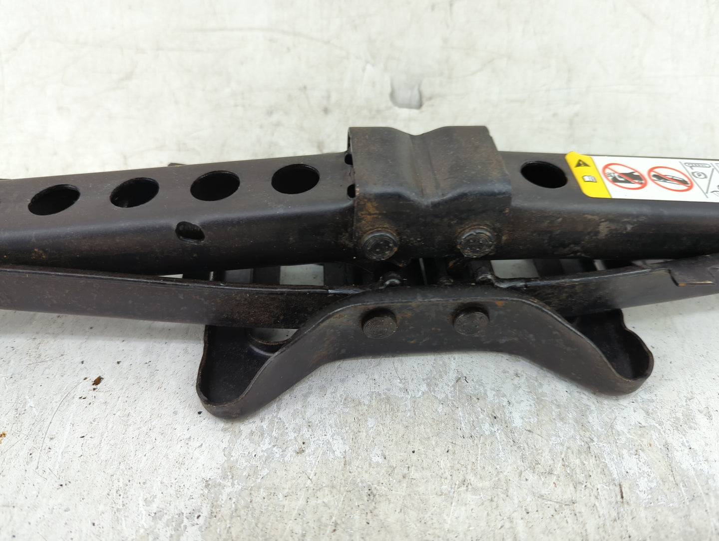 2018 Dodge Journey Spare Scissor Car Jack 1415342 - Oemusedautoparts1.com