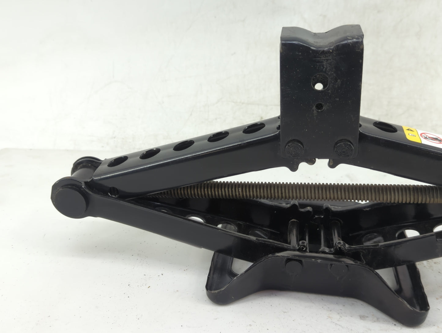 2018 Dodge Journey Spare Scissor Car Jack - Oemusedautoparts1.com