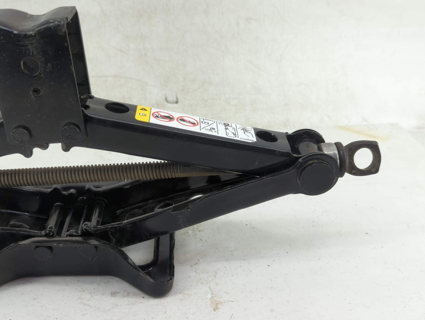 2018 Dodge Journey Spare Scissor Car Jack - Oemusedautoparts1.com