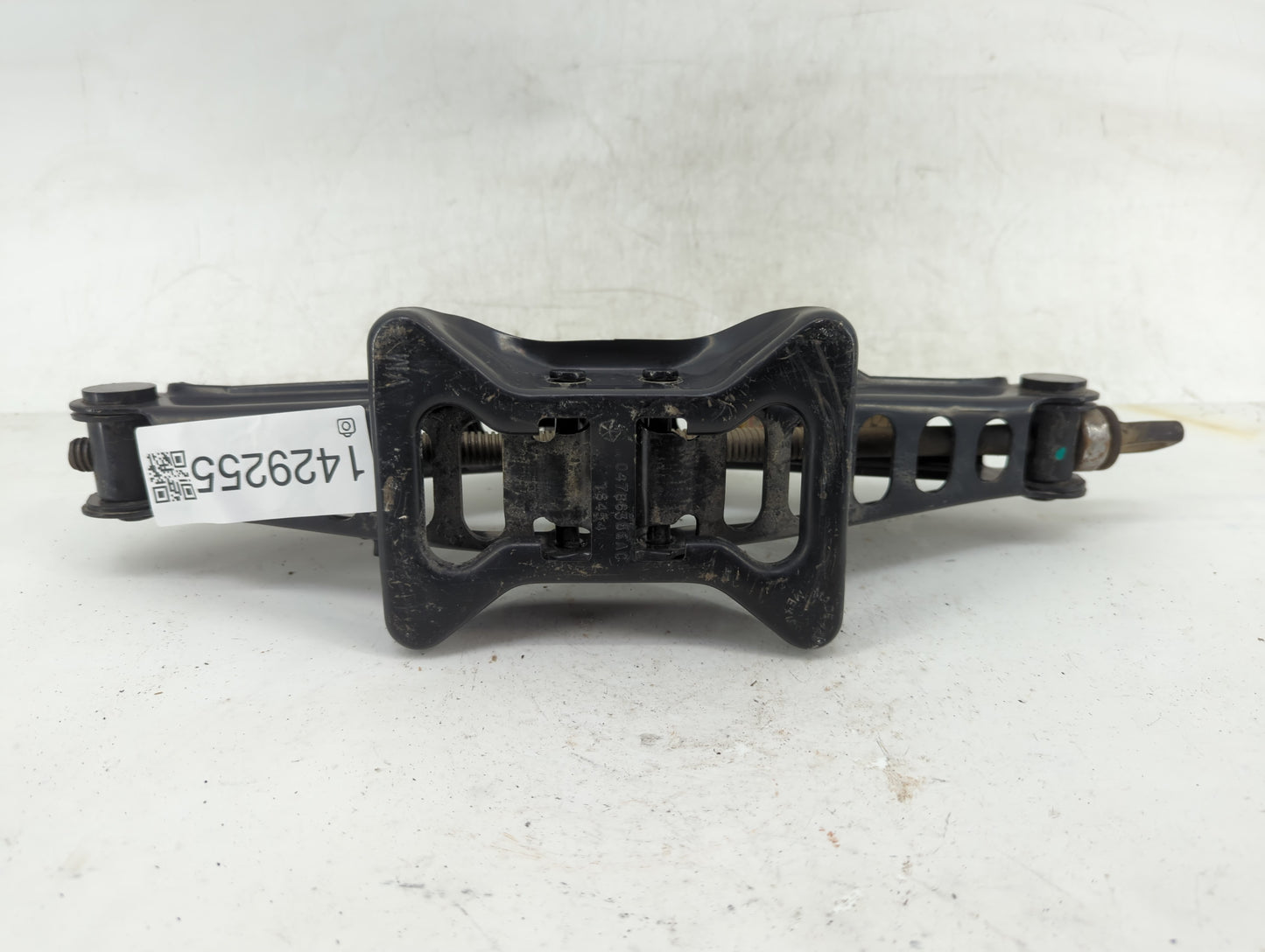 2018 Dodge Journey Spare Scissor Car Jack - Oemusedautoparts1.com