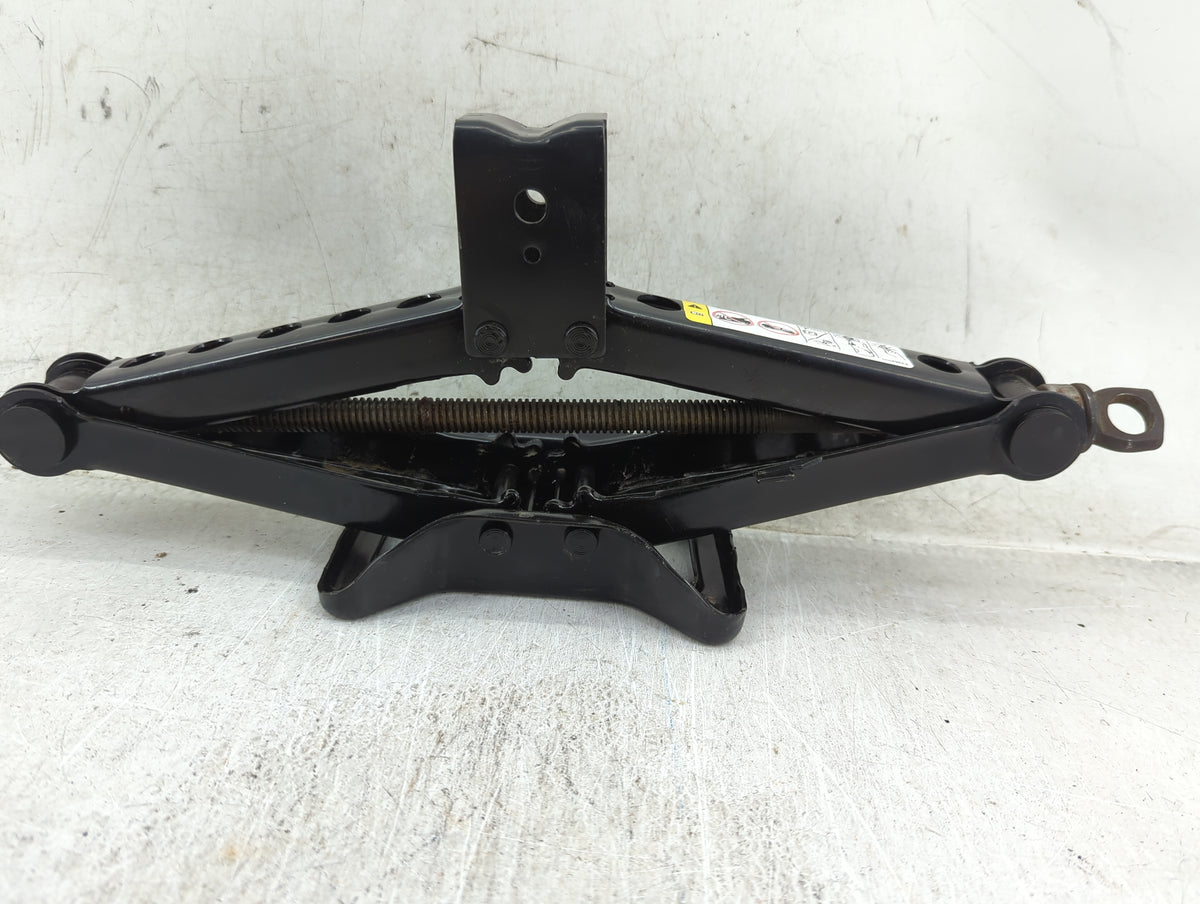 2018 Dodge Journey Spare Scissor Car Jack 1431490 - Oemusedautoparts1.com