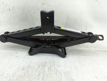 2018 Dodge Journey Spare Scissor Car Jack - Oemusedautoparts1.com