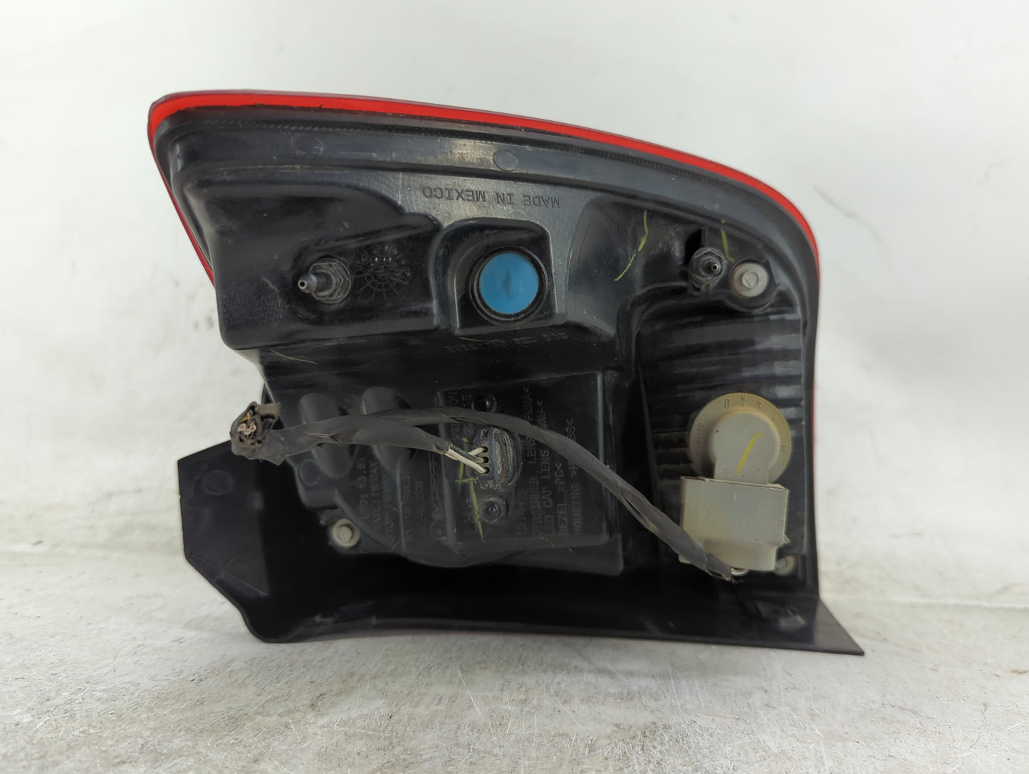 2018 Dodge Journey Tail Light Assembly Passenger Right OEM P/N:68227133AA Fits OEM Used Auto Parts - Oemusedautoparts1.com