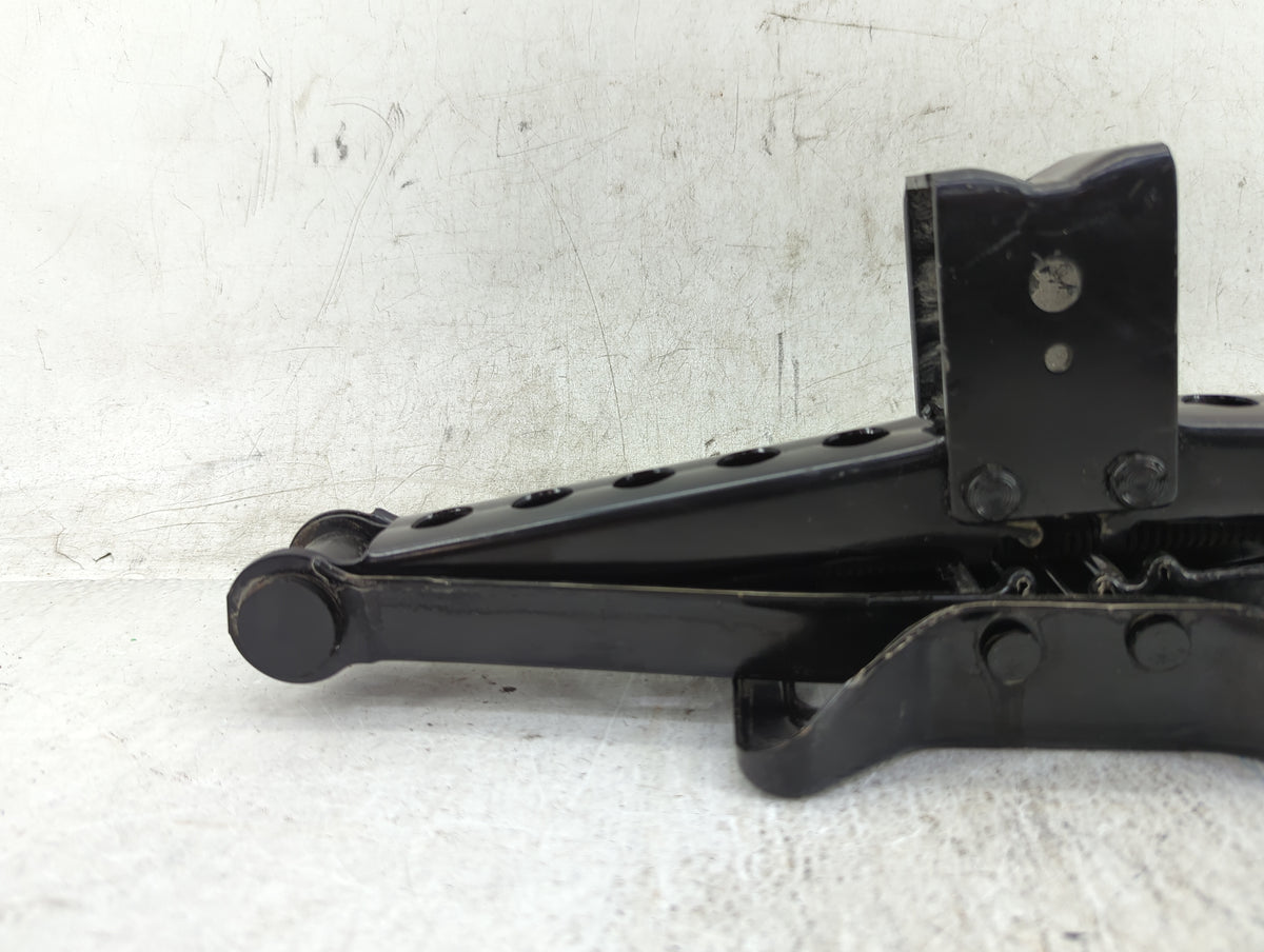2018 Dodge Journey Spare Scissor Car Jack 1431784 - Oemusedautoparts1.com