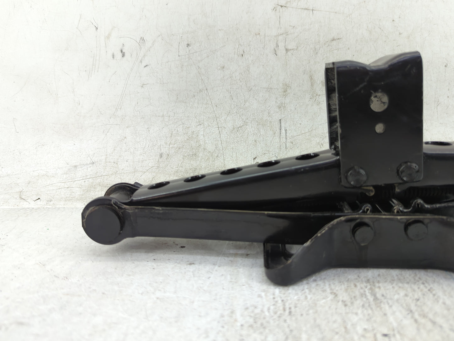 2018 Dodge Journey Spare Scissor Car Jack - Oemusedautoparts1.com