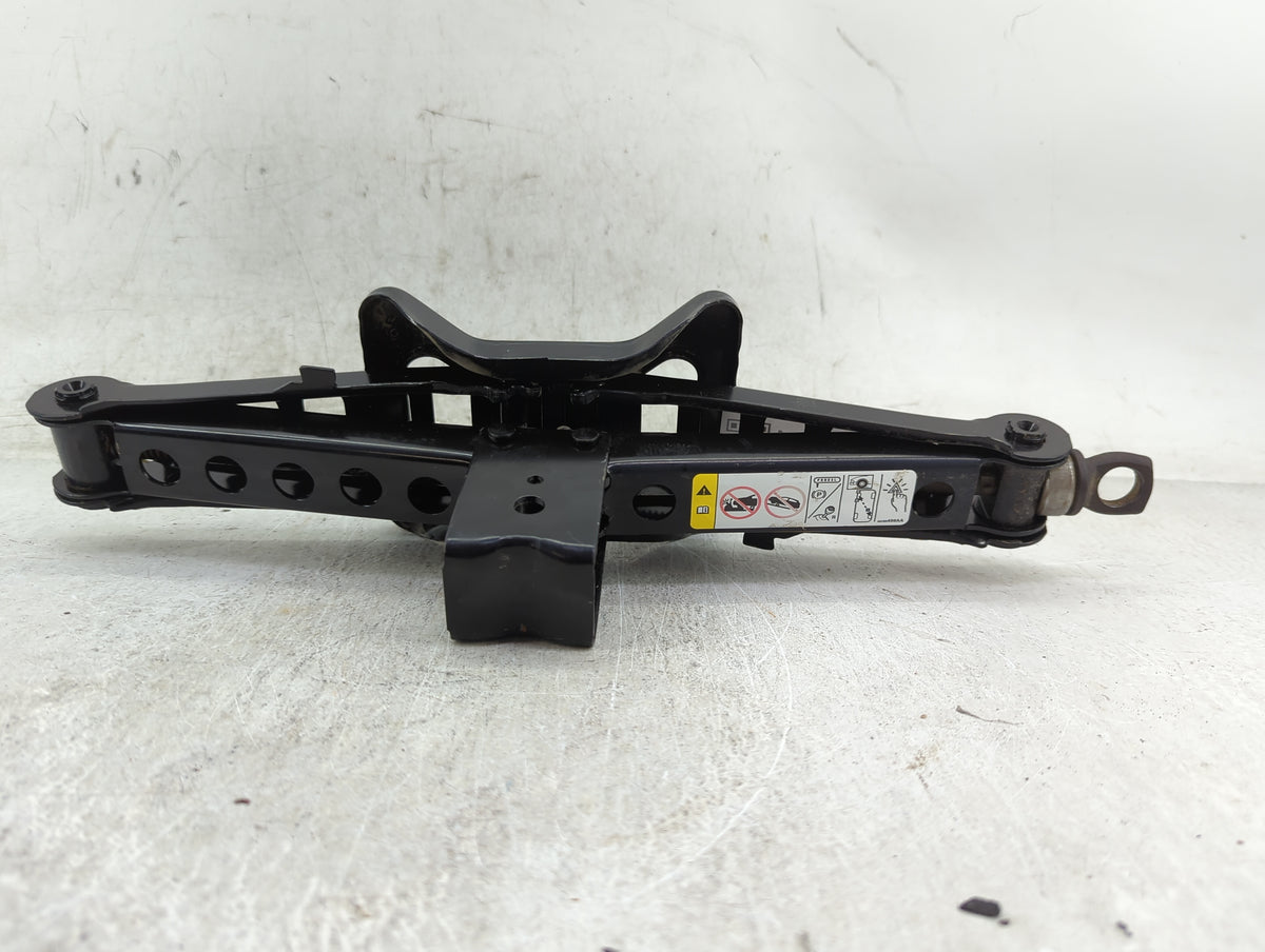 2018 Dodge Journey Spare Scissor Car Jack 1431784 - Oemusedautoparts1.com