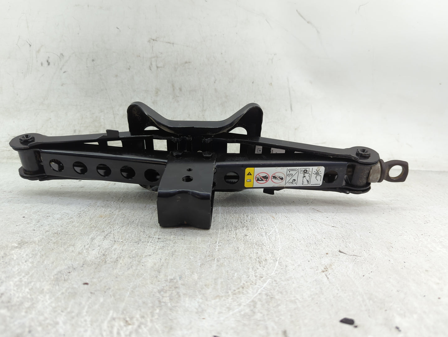 2018 Dodge Journey Spare Scissor Car Jack - Oemusedautoparts1.com