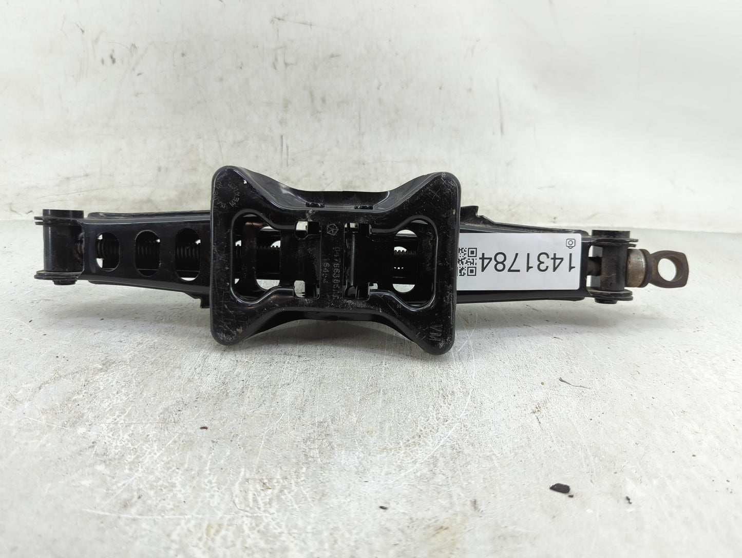 2018 Dodge Journey Spare Scissor Car Jack - Oemusedautoparts1.com